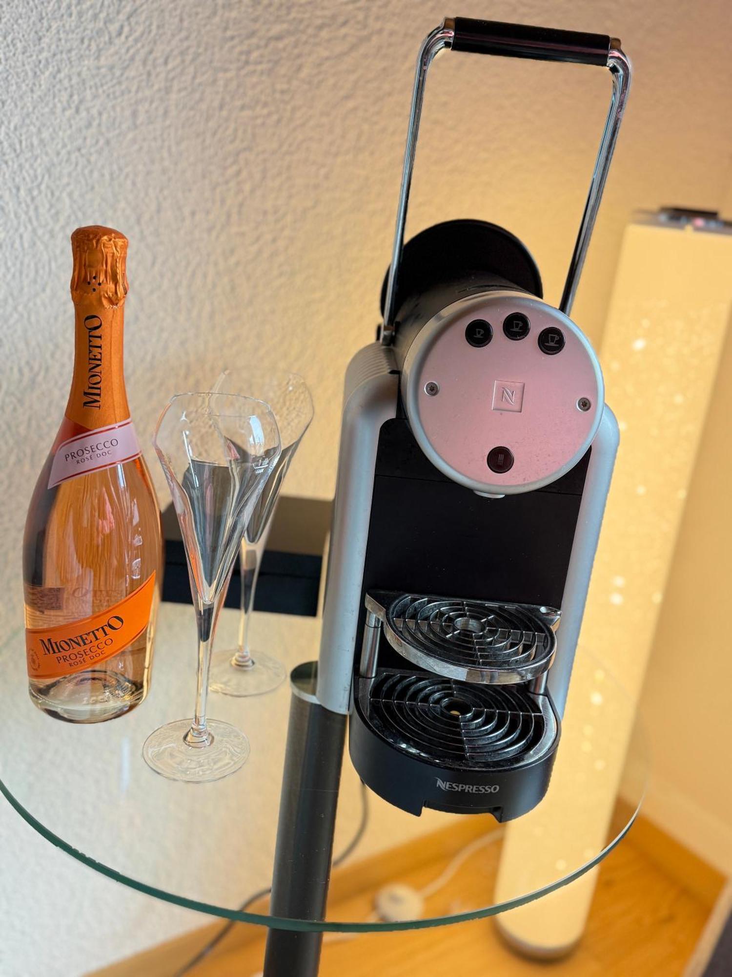 Eva'S Seeblick Krattigen Ruang foto